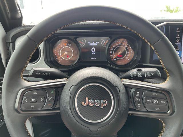 Photo of 2024 Bright White Clearcoat Jeep Wrangler