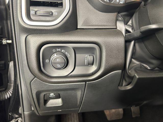 Photo of 2025 Diamond Black RAM 1500