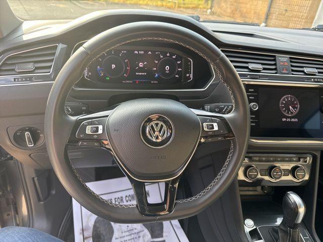 Photo of 2021 Platinum Gray Metallic Volkswagen Tiguan