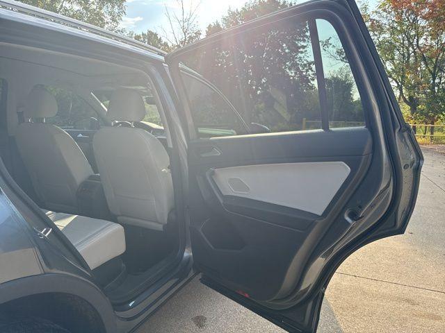 Photo of 2021 Platinum Gray Metallic Volkswagen Tiguan