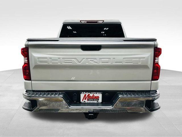 Photo of 2021 Silver Ice Metallic Chevrolet Silverado 1500