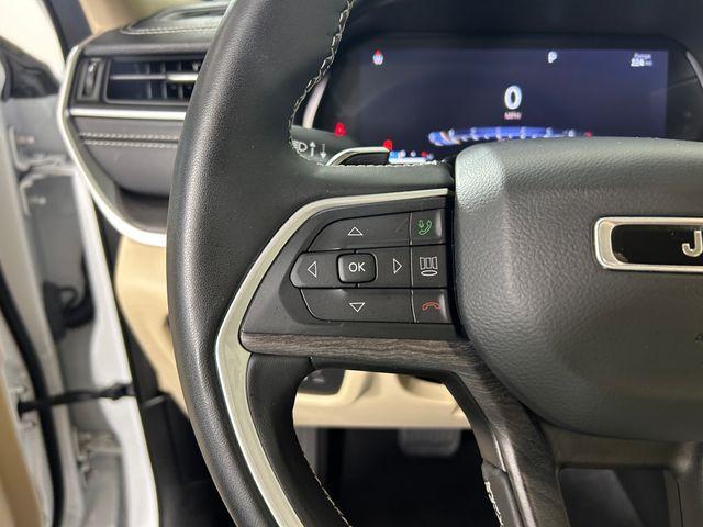 Photo of 2022 Bright White Clearcoat Jeep Grand Cherokee L