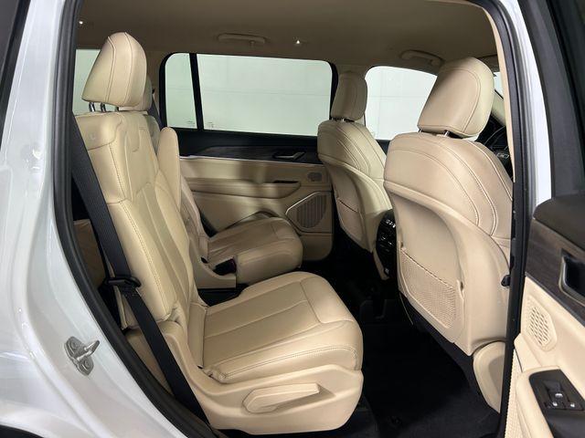 Photo of 2022 Bright White Clearcoat Jeep Grand Cherokee L