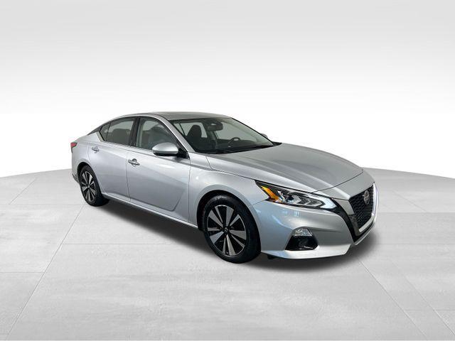 Photo of 2019 Brilliant Silver Metallic Nissan Altima