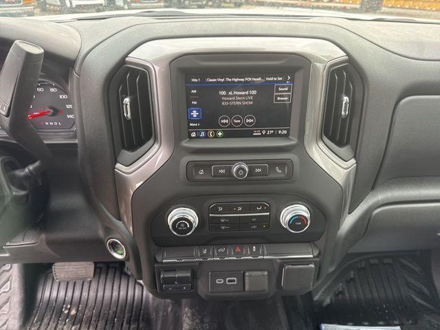 Photo of 2025 Summit White GMC Sierra 2500