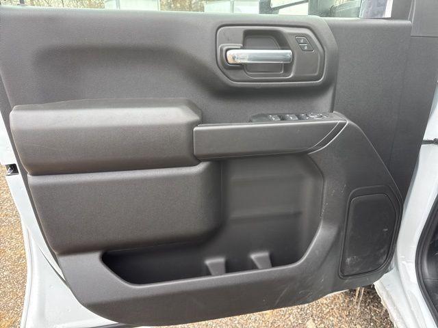 Photo of 2025 Summit White GMC Sierra 2500