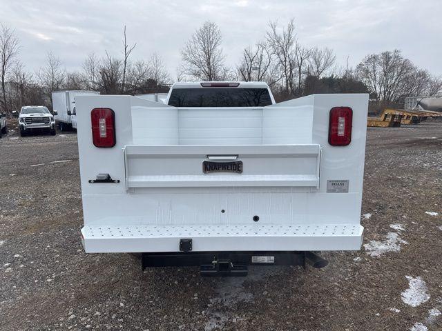 Photo of 2025 Summit White GMC Sierra 2500
