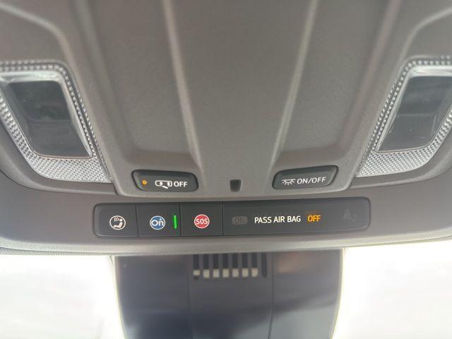 Photo of 2025 Summit White GMC Sierra 2500