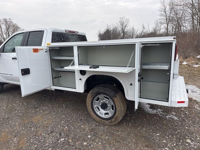 Photo of 2025 Summit White GMC Sierra 2500