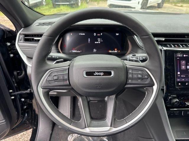 Photo of 2025 Diamond Black Jeep Grand Cherokee
