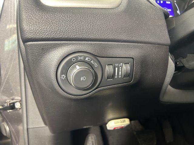 Photo of 2020 Granite Crystal Clearcoat Metallic Jeep Compass