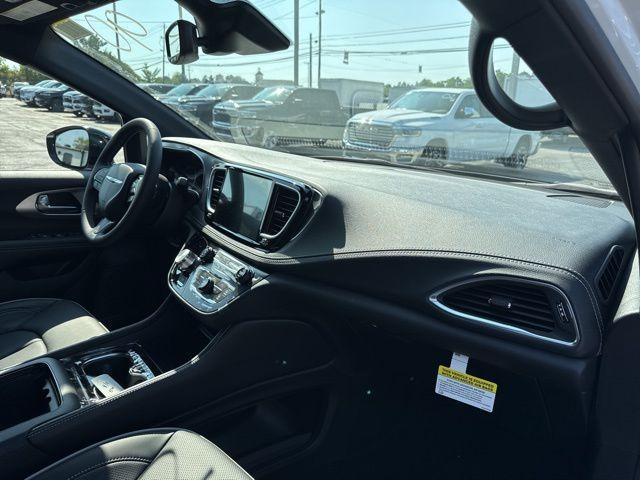Photo of 2026 PW7 Chrysler Pacifica