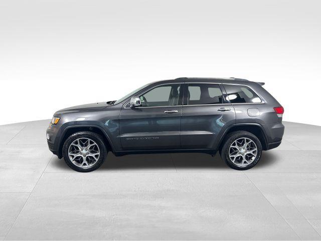 Photo of 2020 Granite Crystal Clearcoat Metallic Jeep Grand Cherokee