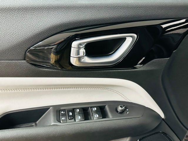 Photo of 2024 Metallic Jeep Compass
