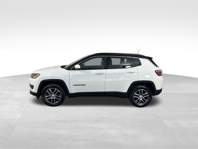 Photo of 2020 White Clearcoat Jeep Compass
