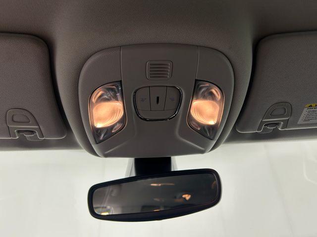 Photo of 2020 White Clearcoat Jeep Compass
