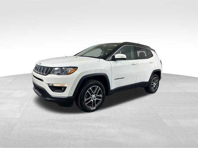 Photo of 2020 White Clearcoat Jeep Compass