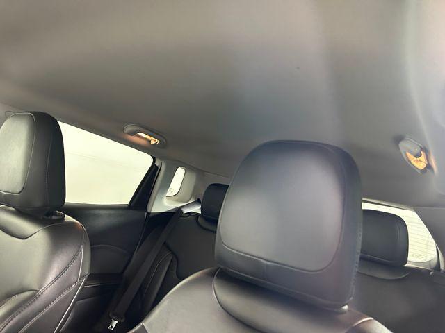 Photo of 2020 White Clearcoat Jeep Compass