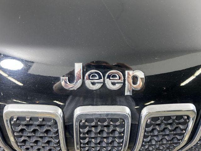 Photo of 2021 Diamond Black Jeep Cherokee