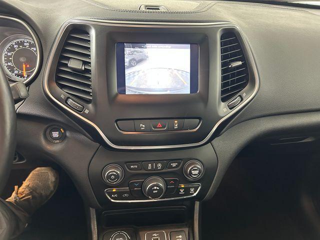 Photo of 2021 Diamond Black Jeep Cherokee