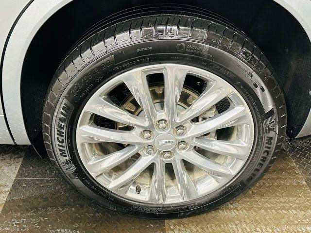 Photo of 2023 Silver Metallic Cadillac XT6