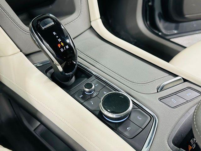 Photo of 2023 Silver Metallic Cadillac XT6