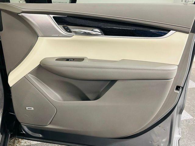 Photo of 2023 Silver Metallic Cadillac XT6