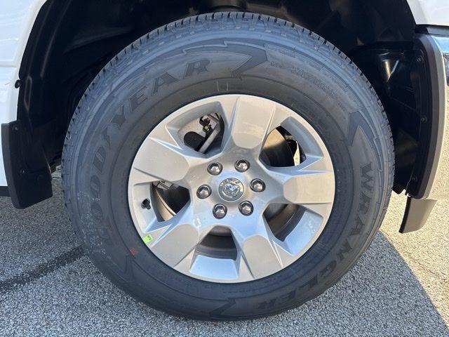 Photo of 2025 Bright White Clearcoat RAM 1500
