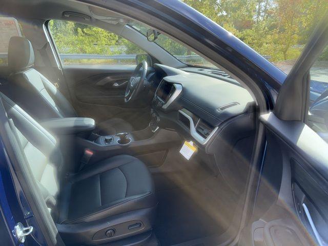 Photo of 2022 Marine Metallic GMC Terrain