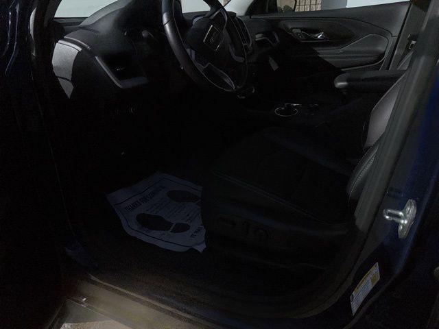 Photo of 2022 Marine Metallic GMC Terrain