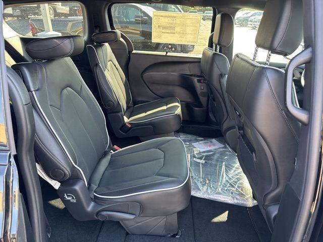 Photo of 2026 PXJ Chrysler Pacifica