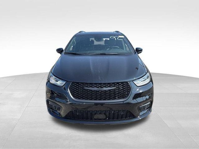 Photo of 2026 PXJ Chrysler Pacifica