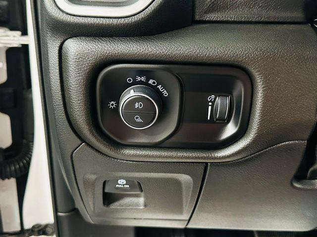 Photo of 2025 Bright White Clearcoat RAM 1500