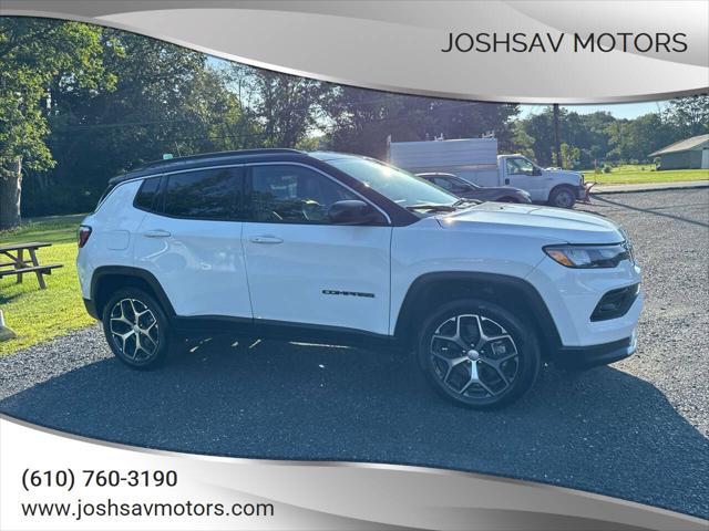 Photo of 2024 White Jeep Compass