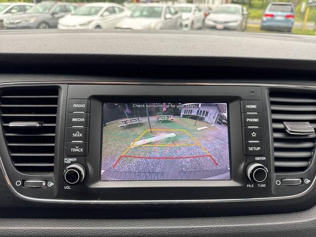 Photo of 2019 Silver Kia Sedona