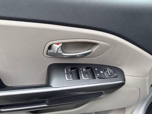 Photo of 2019 Silver Kia Sedona