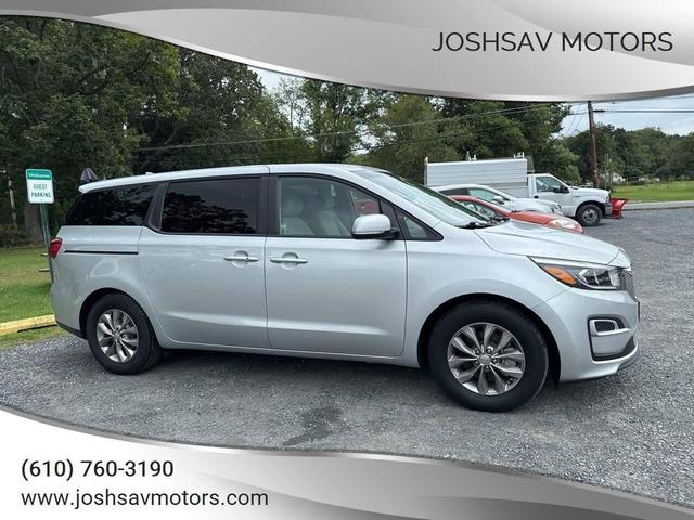Photo of 2019 Silver Kia Sedona