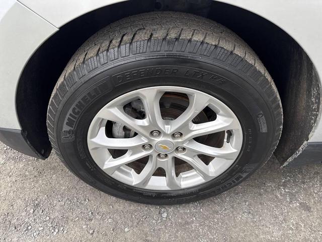 Photo of 2020 Silver Ice Metallic Chevrolet Equinox