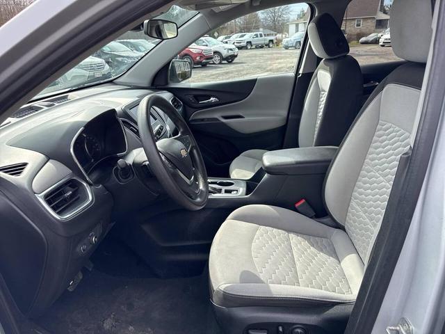 Photo of 2020 Silver Ice Metallic Chevrolet Equinox