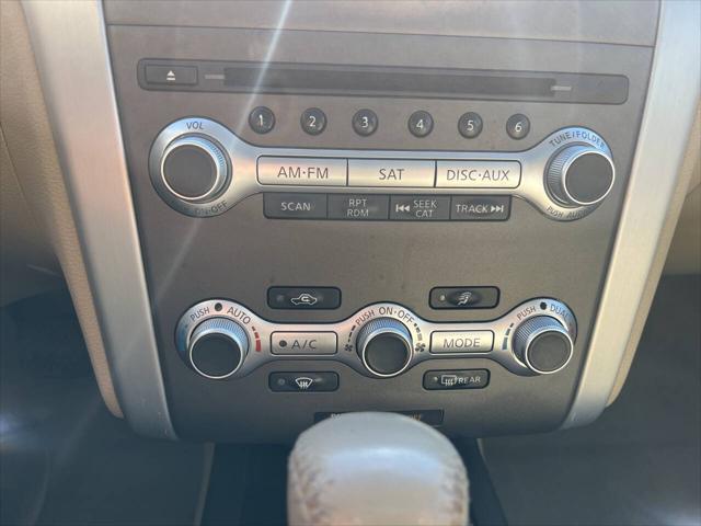 Photo of 2014 White Nissan Murano