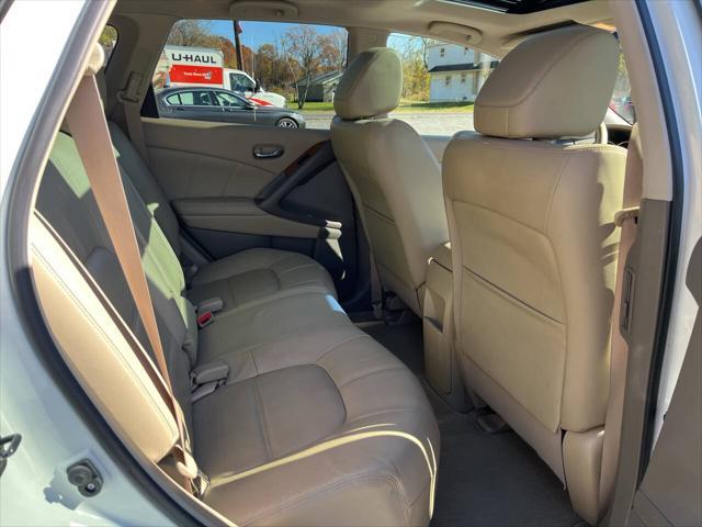 Photo of 2014 White Nissan Murano