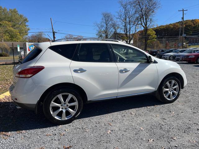Photo of 2014 White Nissan Murano