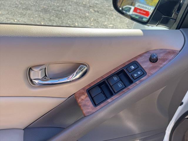 Photo of 2014 White Nissan Murano