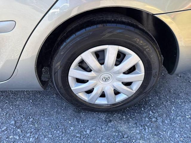 Photo of 2005 Silver Toyota Camry