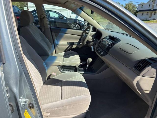 Photo of 2005 Silver Toyota Camry