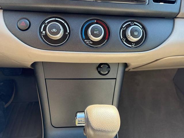 Photo of 2005 Silver Toyota Camry