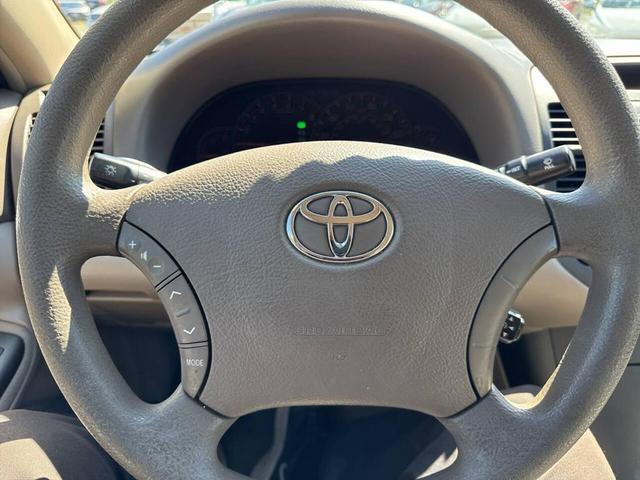 Photo of 2005 Silver Toyota Camry