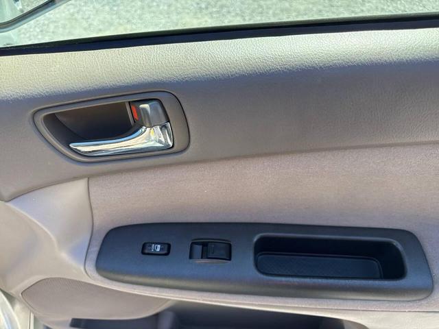 Photo of 2005 Silver Toyota Camry
