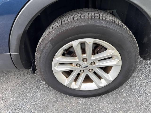 Photo of 2017 Blue Ford Explorer