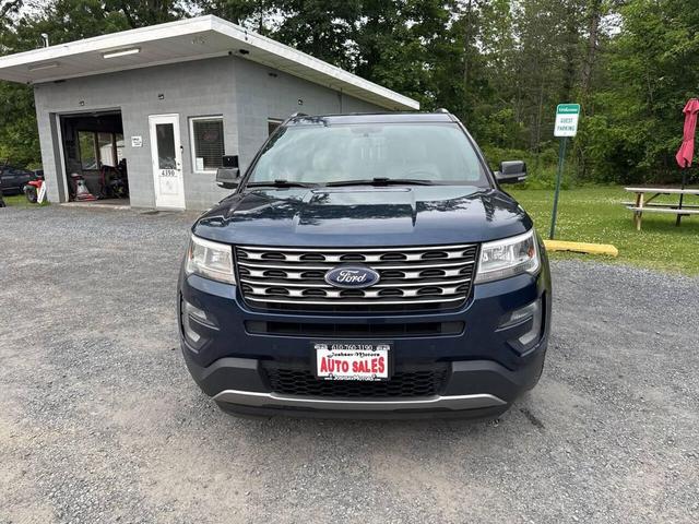 Photo of 2017 Blue Ford Explorer